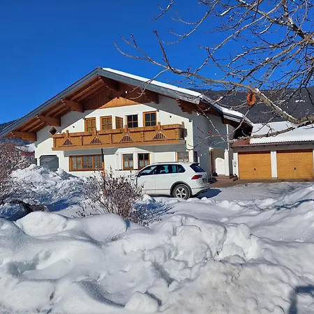 Kahr Rossbrand Apartman *